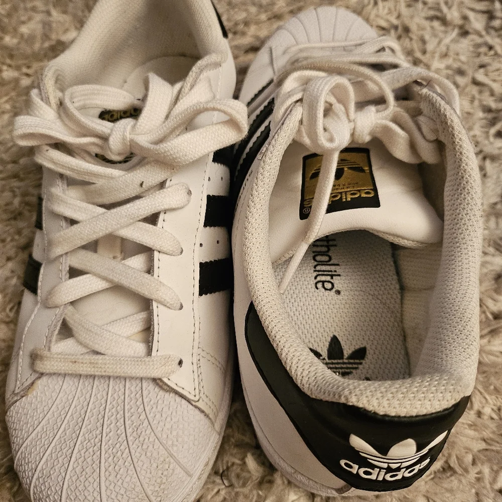 Adidas - Picture 4 of 5